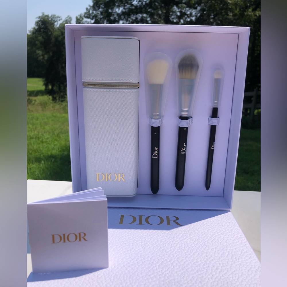 Dior Luxury Brush Set with Case - Picture 3 of 4